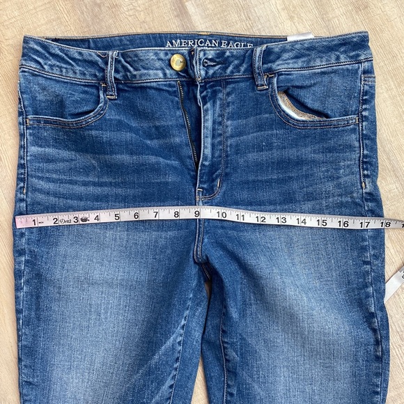 AMERICAN EAGLE OUTFITTERS || Hi-Rise Super Stretch Jegging - Picture 3 of 8